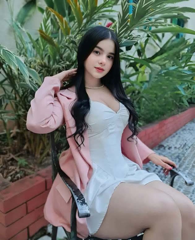 Andrea culoncita blanquita xxx 📞 Contacto: 946449283