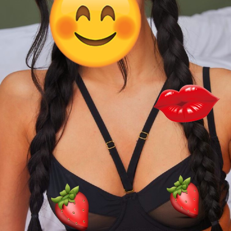 Pia, putita chilena con experiencia morenita atrevida el mejor sexo con anal incluido independiente, sin apuros y con lugar